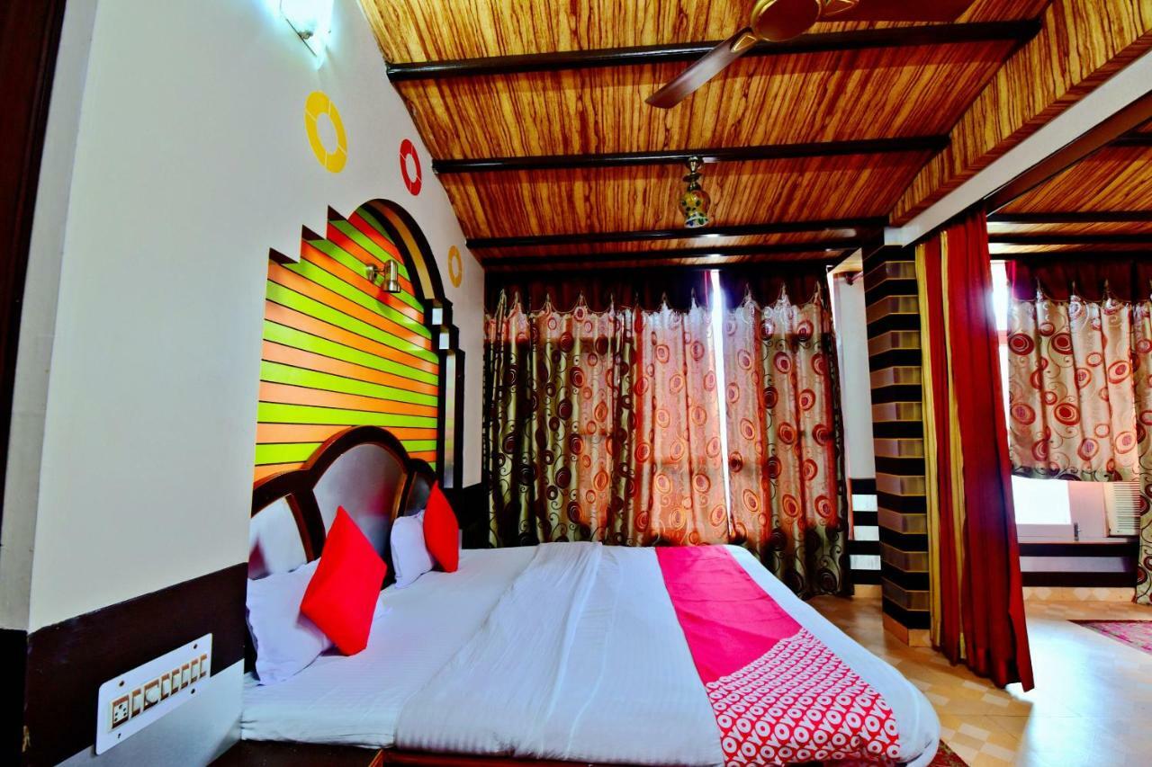 Oyo 26909 Hotel Paras Mandi Exterior foto
