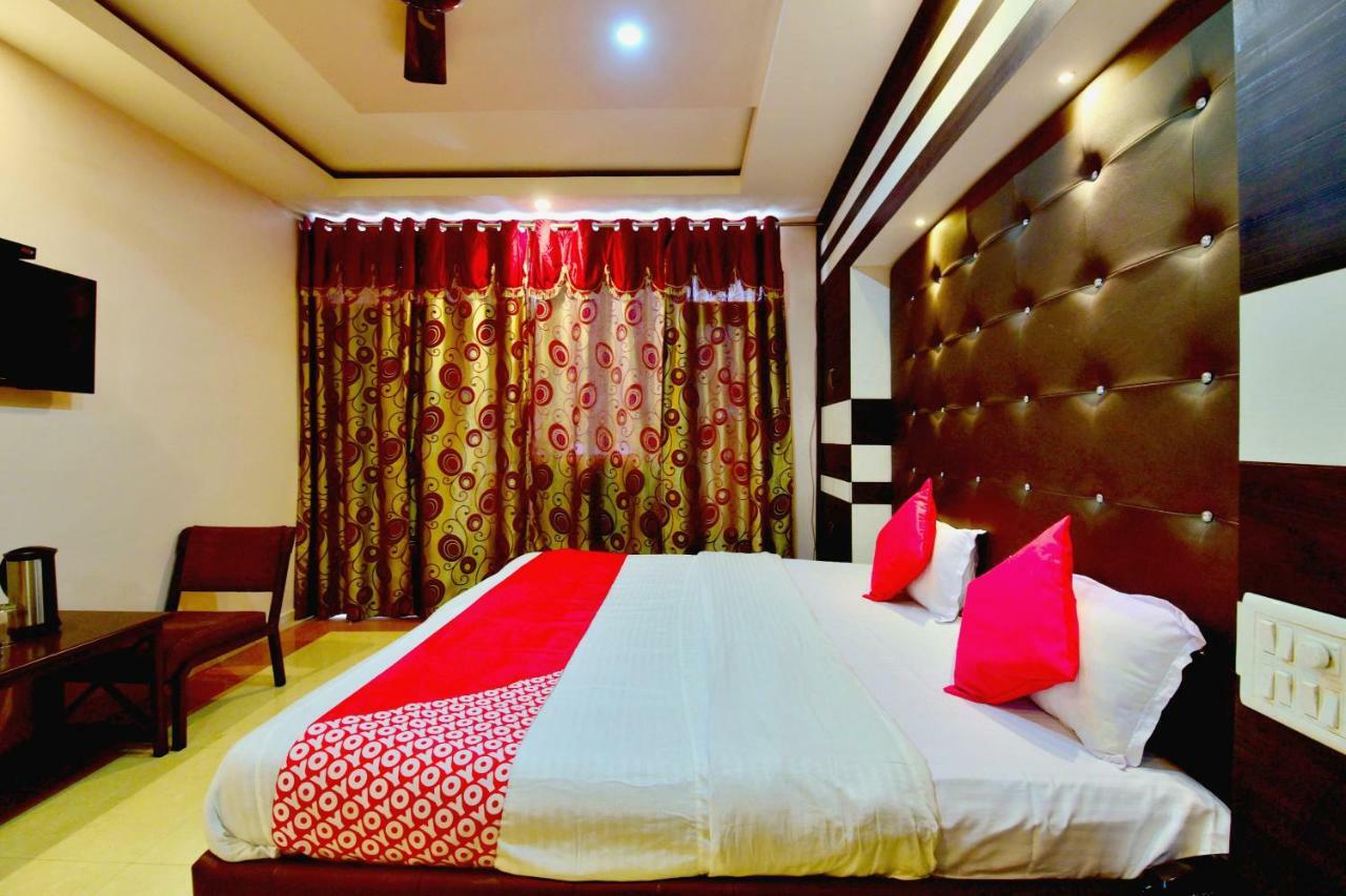 Oyo 26909 Hotel Paras Mandi Exterior foto